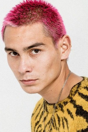 Evan Mock tüm dizileri dizigom'da