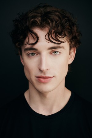 Olly Atkins tüm dizileri dizigom'da