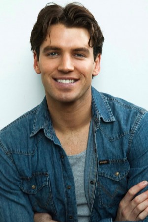 Noah Fearnley tüm dizileri dizigom'da